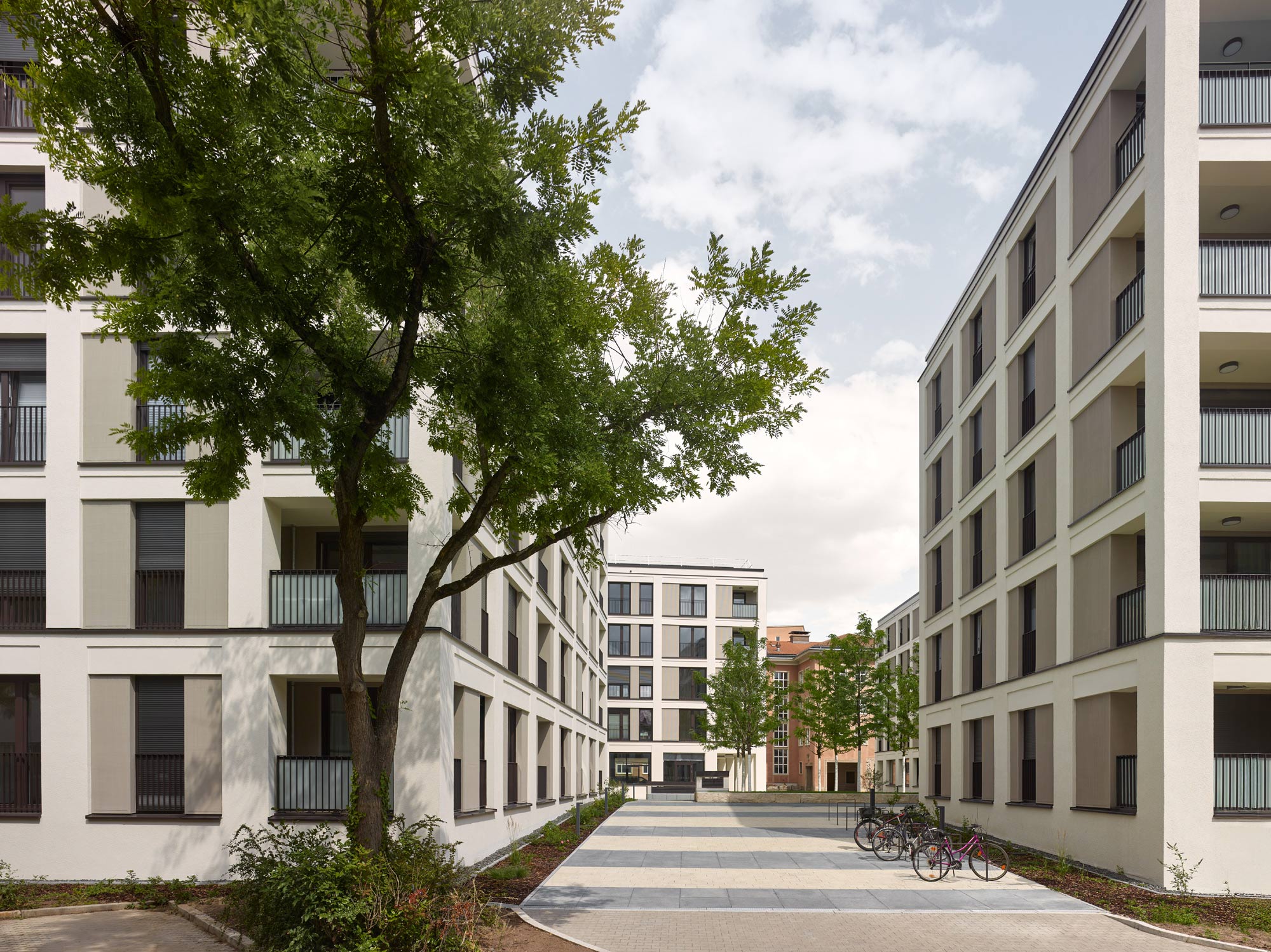 Wohn­quar­tier Sieboldstrasse in Erlangen - Innenhof - Foto: Stefan Müller